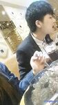 双马尾辫清纯萝莉半脱下内裤被炮友随意操，无毛粉穴第一视角拍摄，进进出出啊啊直叫，操的非常享受捂着脸