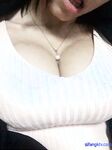 双马尾辫清纯萝莉半脱下内裤被炮友随意操，无毛粉穴第一视角拍摄，进进出出啊啊直叫，操的非常享受捂着脸