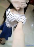 双马尾辫清纯萝莉半脱下内裤被炮友随意操，无毛粉穴第一视角拍摄，进进出出啊啊直叫，操的非常享受捂着脸