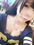 双马尾辫清纯萝莉半脱下内裤被炮友随意操，无毛粉穴第一视角拍摄，进进出出啊啊直叫，操的非常享受捂着脸