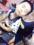 双马尾辫清纯萝莉半脱下内裤被炮友随意操，无毛粉穴第一视角拍摄，进进出出啊啊直叫，操的非常享受捂着脸