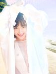 สาวหน้ากลมและเด็กน้อยดูเหมือนมีหน้าอกใหญ่อยู่ในเสื้อผ้า เธอแทบรอไม่ไหวที่จะถอดเสื้อผ้า ลูบหน้าอก จูบ จีบ และเลียตัวเอกด้วยวิธีต่างๆ แต่ก็ล้มเหลว ที่จะได้รับยาก