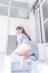 Album Foto Kebajikan Rumah Persendirian Mi Nasi—Pakaian Pembantu Rumah Biru dan Putih