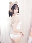 Album Foto Kebajikan Rumah Persendirian Mi Nasi—White Suspender