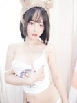 Album Foto Kebajikan Rumah Persendirian Mi Nasi—White Suspender