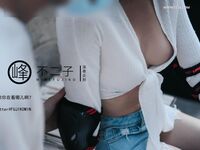 最新巔峰顏值超人氣新晉推特露出網紅女神▌峰不二子▌美穴塞入跳蛋玩滑下體都濕透了男廁幫路人小哥哥解決翹硬肉棒50P1V