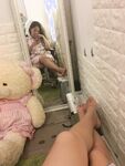 รอยแตกล่าสุด: ลูกสะใภ้จากครอบครัวที่ดีช่วยตัวเองที่บ้านโดยไม่มีผู้ชาย