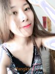 รอยแตกล่าสุด: ลูกสะใภ้จากครอบครัวที่ดีช่วยตัวเองที่บ้านโดยไม่มีผู้ชาย