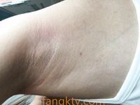 รอยแตกล่าสุด: ลูกสะใภ้จากครอบครัวที่ดีช่วยตัวเองที่บ้านโดยไม่มีผู้ชาย