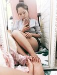รอยแตกล่าสุด: ลูกสะใภ้จากครอบครัวที่ดีช่วยตัวเองที่บ้านโดยไม่มีผู้ชาย