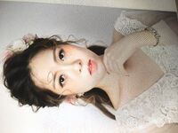 รอยแตกล่าสุด: ลูกสะใภ้จากครอบครัวที่ดีช่วยตัวเองที่บ้านโดยไม่มีผู้ชาย