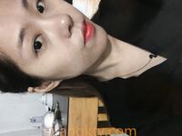 รอยแตกล่าสุด: ลูกสะใภ้จากครอบครัวที่ดีช่วยตัวเองที่บ้านโดยไม่มีผู้ชาย