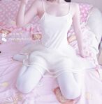 白色连衣裙