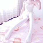 白色连衣裙