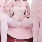 白色连衣裙