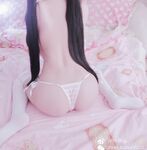 白色连衣裙