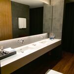 Con khốn Hàn Quốc "B5rass" được huấn luyện chăm chỉ bằng nắm đấm, nhét lồn, mở rộng hậu môn, đi bộ khỏa thân qua đêm, quan hệ tình dục bằng miệng