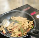 Con khốn Hàn Quốc "B5rass" được huấn luyện chăm chỉ bằng nắm đấm, nhét lồn, mở rộng hậu môn, đi bộ khỏa thân qua đêm, quan hệ tình dục bằng miệng