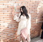 เทพธิดาแห่ง Twitter บันทึกการเปลี่ยนแปลงของเธอตั้งแต่สมัยเรียนจนถึงการตั้งครรภ์และการคลอดบุตร ในระหว่างตั้งครรภ์ เธอไปทะเลเพื่อขายนมโดยส่งด่วน เธอดื่มมันโดยตรงขณะนอนอยู่ในอ้อมแขนของเธอ