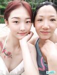 상하이의 부유한 가정의 딸이 그녀의 성생활 사진을 많이 유출했습니다. 망할.