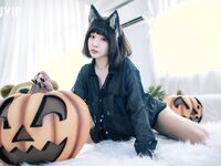 巨乳系女神『茹茹』首次无胸贴尺度大突破万圣节独家限定色魔女超透视感高清
