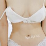 đồ lót ren cô gái