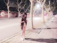 全裸出被十六個路人看光身體