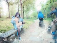 全裸出被十六個路人看光身體