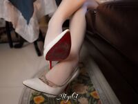 ซูซูกิ มิซากิ - อุกิโยะ ฮานาคากาคุเระ เล่ม 1