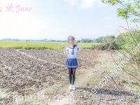 ภาพขนาดใหญ่ของสี่แยกหมู่บ้านใกล้โรงเรียน