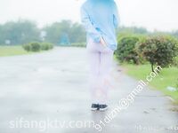 Đối diện ký túc xá nam, máy hút bụi bị lộ và bị theo dõi