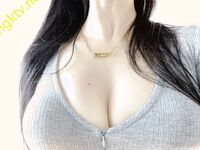 85万粉肥臀女神俏妞VIP视图