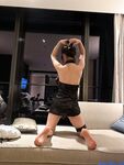 高顏模特身材氣質網紅女神【總在你背後TK】露臉淫亂私拍，女神調教成母狗給黃毛兄弟一起肏3P