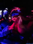 高顏模特身材氣質網紅女神【總在你背後TK】露臉淫亂私拍，女神調教成母狗給黃毛兄弟一起肏3P