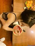 高顏模特身材氣質網紅女神【總在你背後TK】露臉淫亂私拍，女神調教成母狗給黃毛兄弟一起肏3P