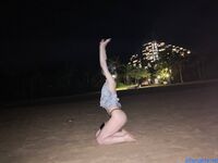 高顏模特身材氣質網紅女神【總在你背後TK】露臉淫亂私拍，女神調教成母狗給黃毛兄弟一起肏3P