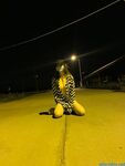 高顏模特身材氣質網紅女神【總在你背後TK】露臉淫亂私拍，女神調教成母狗給黃毛兄弟一起肏3P