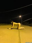 高顏模特身材氣質網紅女神【總在你背後TK】露臉淫亂私拍，女神調教成母狗給黃毛兄弟一起肏3P