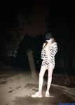 高顏模特身材氣質網紅女神【總在你背後TK】露臉淫亂私拍，女神調教成母狗給黃毛兄弟一起肏3P