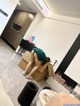 高顏模特身材氣質網紅女神【總在你背後TK】露臉淫亂私拍，女神調教成母狗給黃毛兄弟一起肏3P