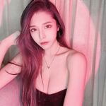 -Showing your face is the way to go! The high-faced S-class beautiful pussy peripheral green tea bitch [Bo Yi] privately filmed in the welfare group, touching herself Lily and having sex with water jets and masturbating her pussy