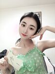 反差露臉美女應大神【一少】定製+19套情趣淫照 綠色衣服半身