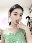反差露臉美女應大神【一少】定製+19套情趣淫照 綠色衣服半身