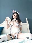 反差露脸美女应大神【一少】定制+19套情趣淫照奶牛情趣