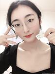 反差露臉美女應大神【一少】定製+19套情趣淫照 黑色衣服半身