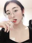 反差露臉美女應大神【一少】定製+19套情趣淫照 黑色衣服半身