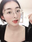 反差露臉美女應大神【一少】定製+19套情趣淫照 黑色衣服半身