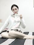 反差露臉美女應大神【一少】定製+19套情趣淫照 白色毛衣JK