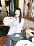 窮人女神富人母狗，硅膠娃娃般極為罕見白虎一線天饅頭粉屄高顏值美女淪為金主性奴紫薇啪啪相當反差