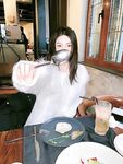 窮人女神富人母狗，硅膠娃娃般極為罕見白虎一線天饅頭粉屄高顏值美女淪為金主性奴紫薇啪啪相當反差